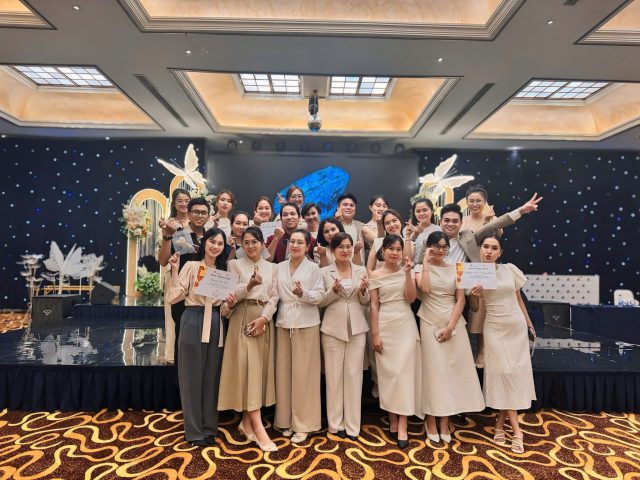 PHONG THÁI THANH LỊCH – PHỤC VỤ TẬN TÂM – Trung tâm Hội nghị Tiệc cưới Diamond Place